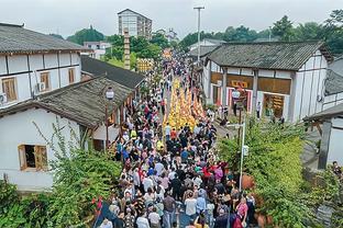 记者谈足总杯取消重赛：钱从小俱乐部的口袋流向更富裕的俱乐部